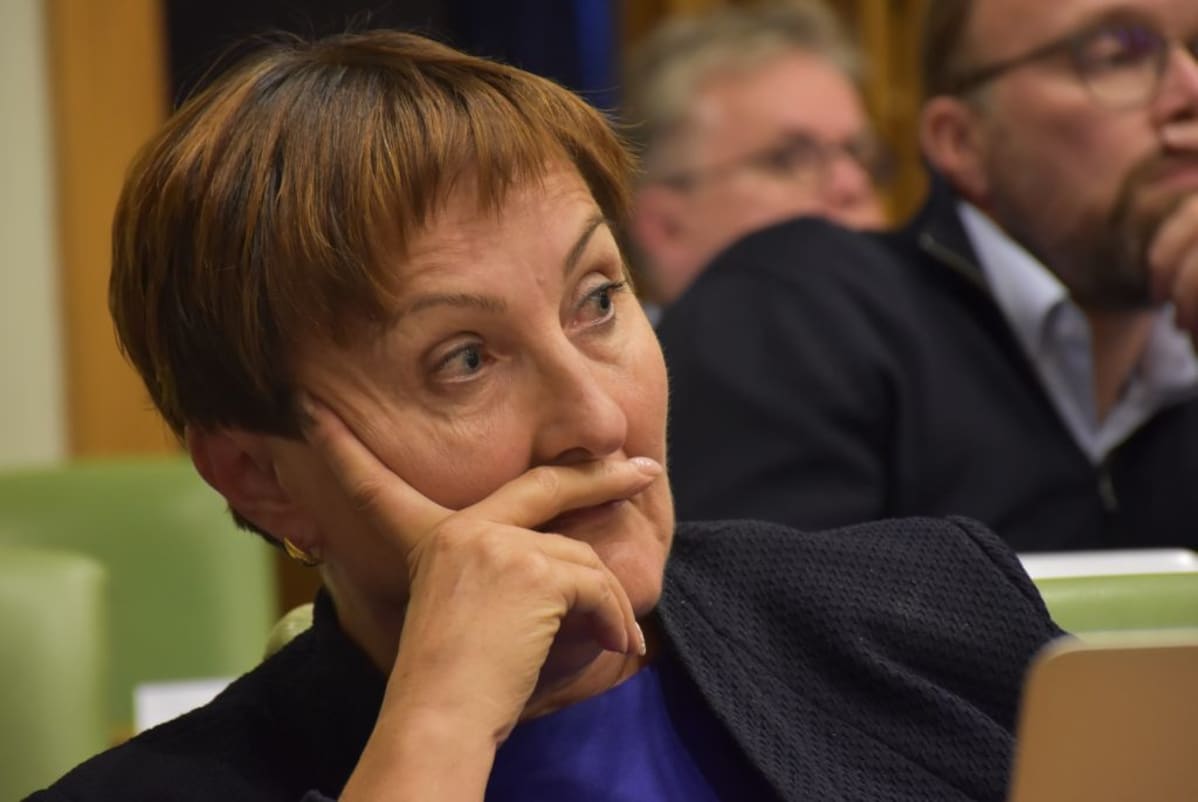Porin kaupunginjohtaja Aino-Maija Luukkonen valtuuston kokouksessa 24.9.2018.