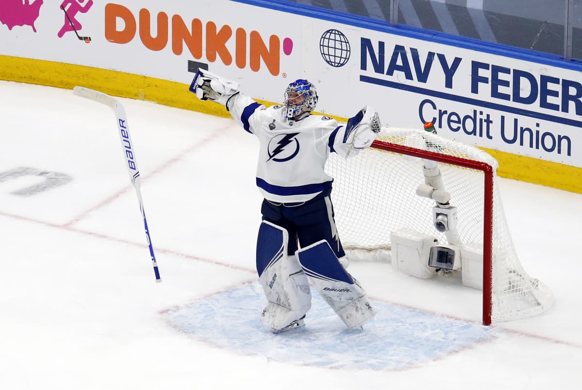 Andrei Vasilevski tuulettaa mestaruutta.