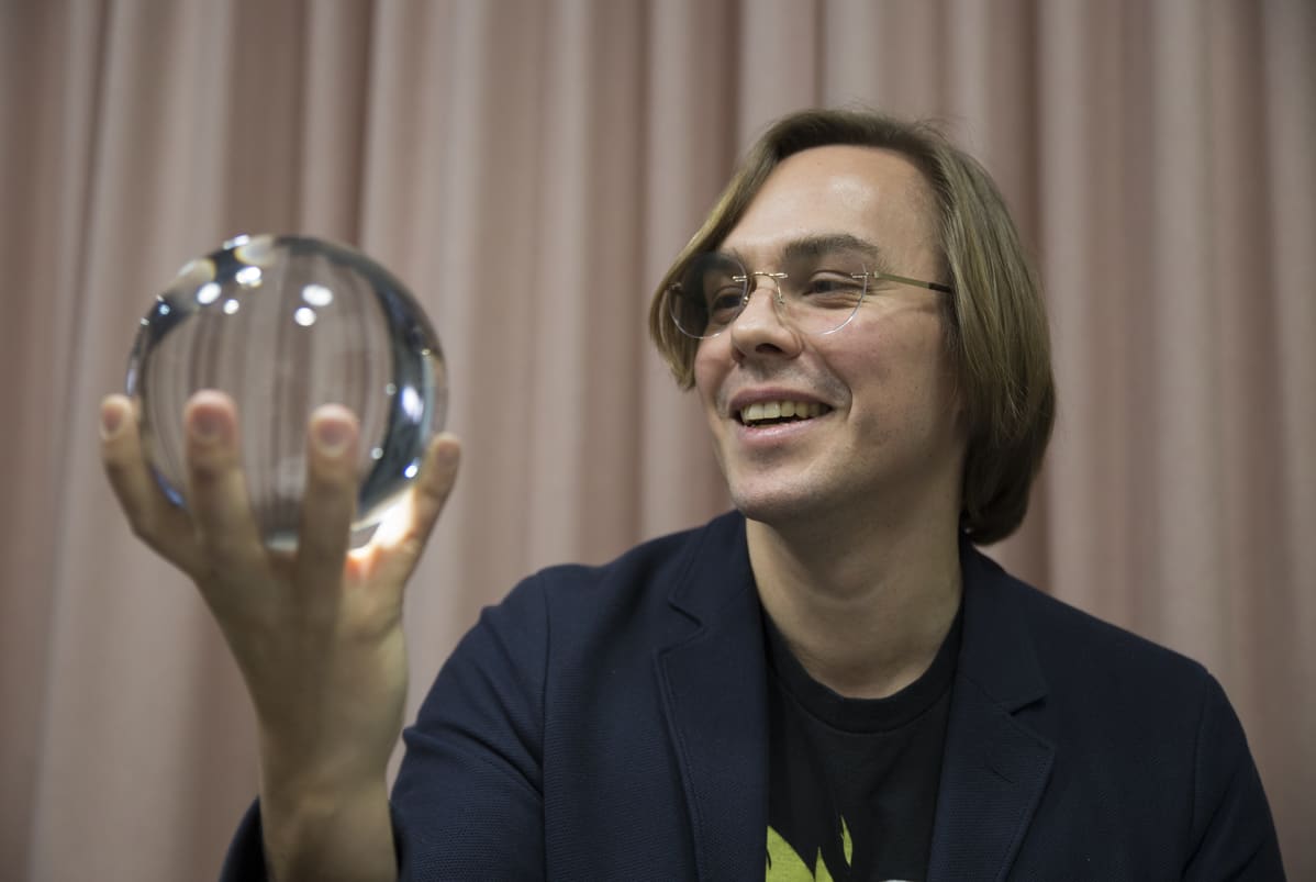 Mikko Dufva ja kristallipallo
