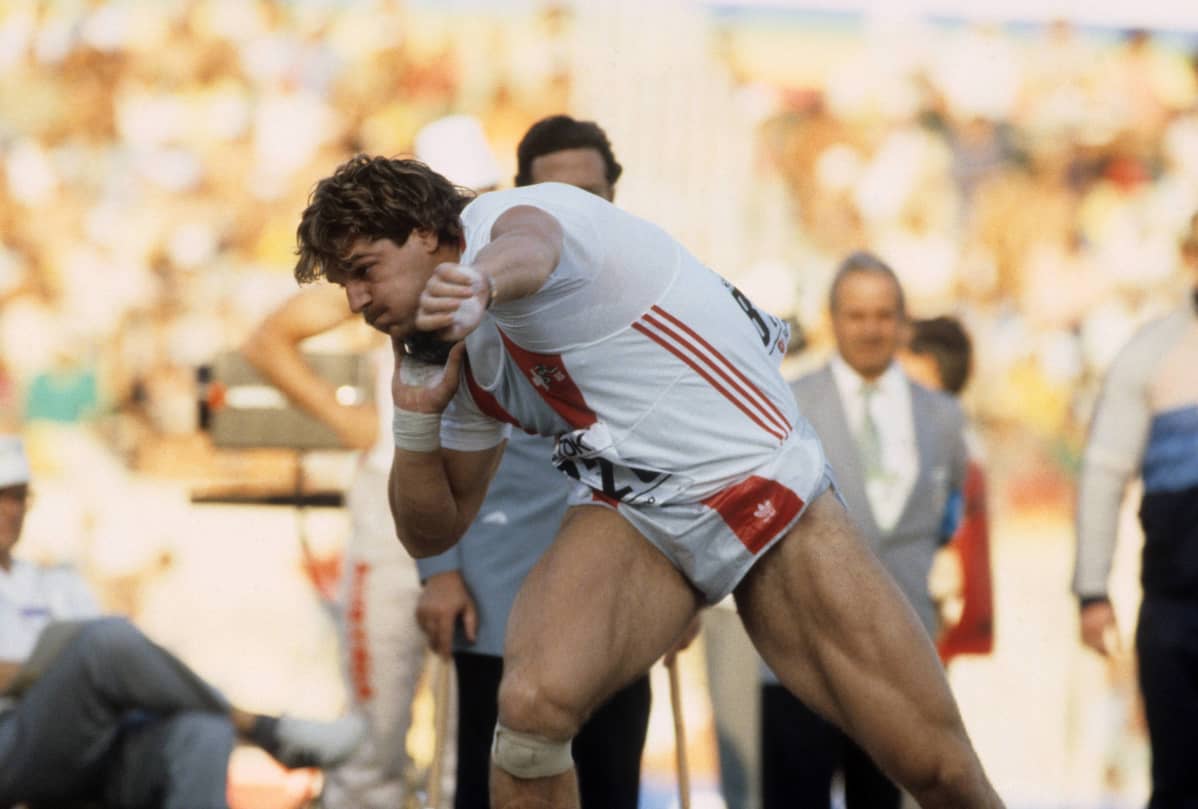 Sveitsiläinen Werner Günthör on historian menestyksekkäimpiä pakittaja. Vuosina 1986–1993 hän voitti ulkoradoilla kolme MM-kultaa, yhden EM-kullan ja yhden olympiapronssin.