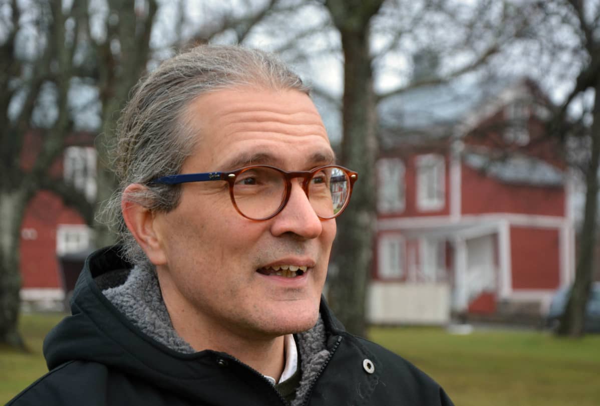 Vaasan yliopiston soveltavan filosofian professori Tommi Lehtonen.