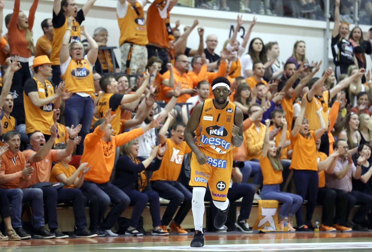 Kelvin Lewis, Kauhajoen Karhu Basket