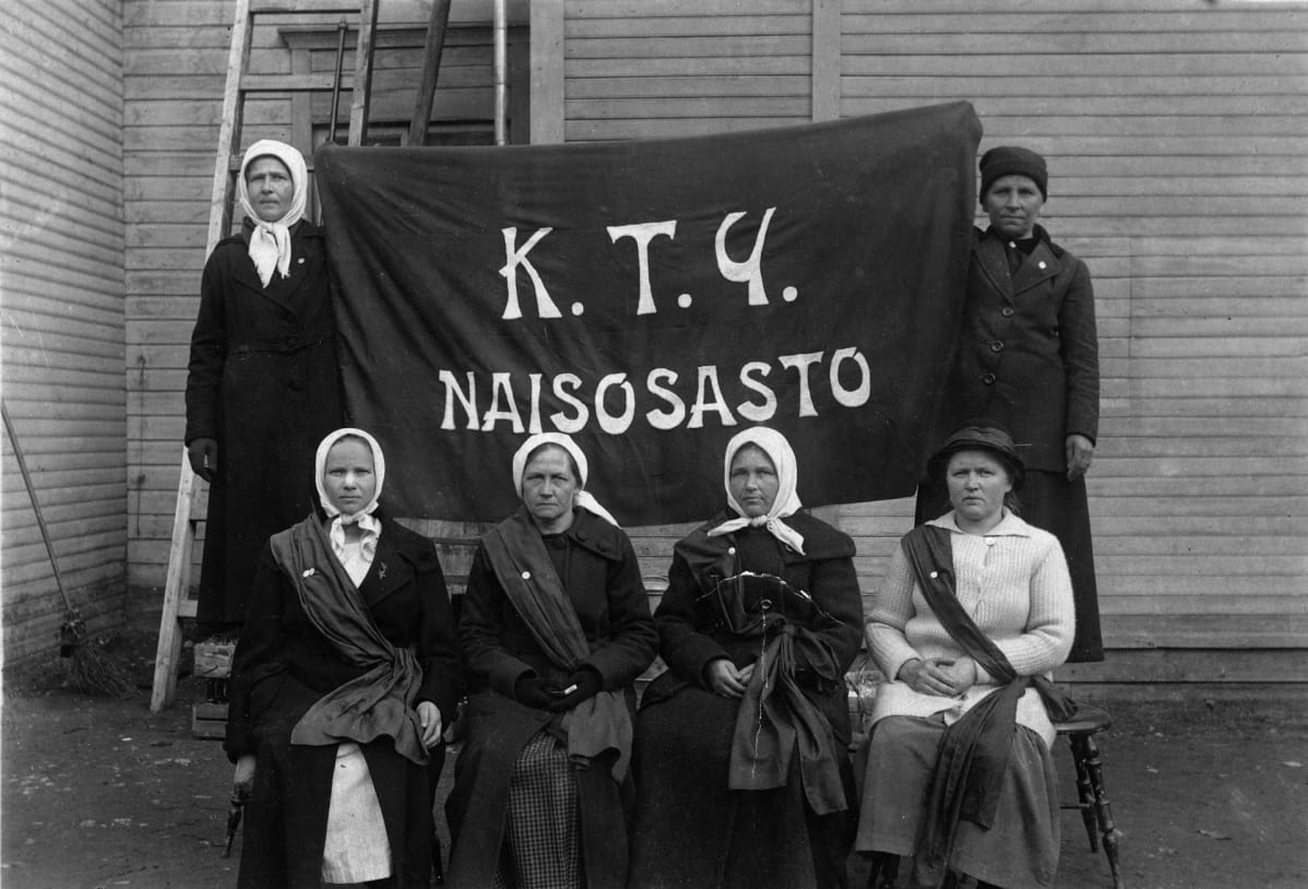 Kuopion työväenyhdistyksen naisosasto.