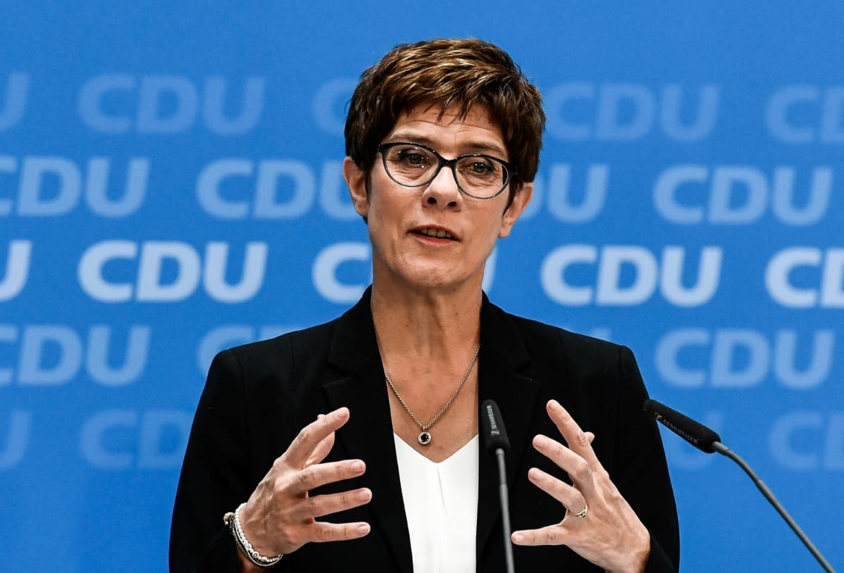 Annegret Kramp-Karrenbauer CDU:n lehdistötilaisuudessa kesäkuussa 2019.
