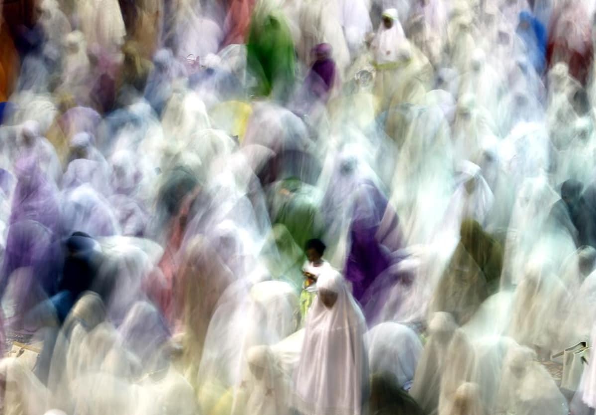Indonesian muslimit rukoilevat Istiqlalin moskeijassa Ramadan-juhlan ensimmäisenä iltana 9. heinäkuuta.