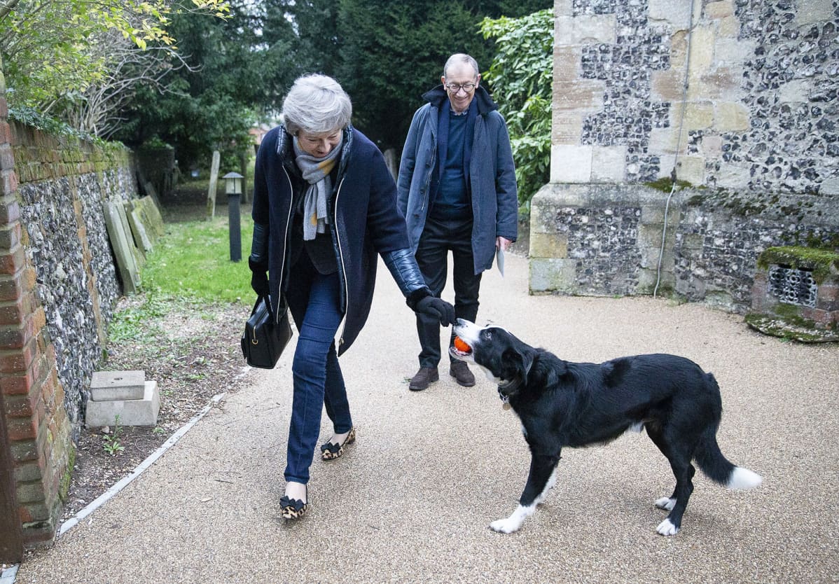 Theresa ja Philip May sekä bordere collie Blitz.