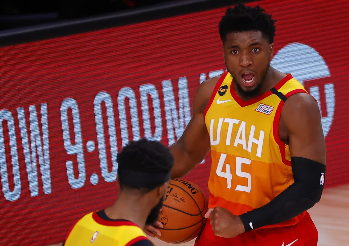 Donovan Mitchell tuulettaa.