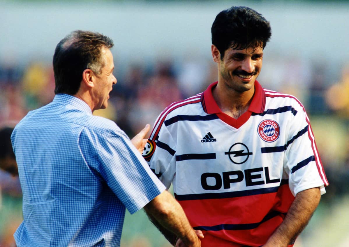 Ottmar Hitzfeld ja Ali Daei.