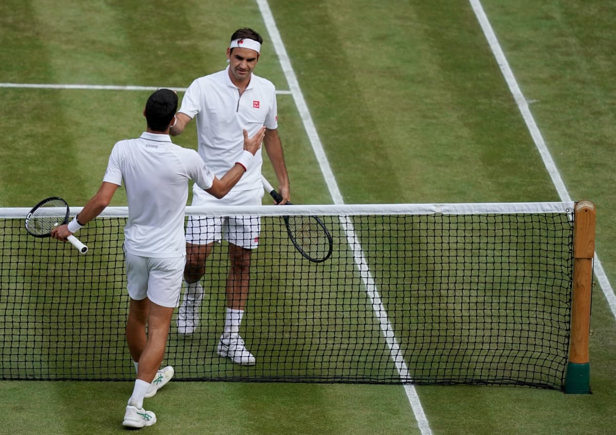 Novak Djokovic ja Roger Federer kuvassa