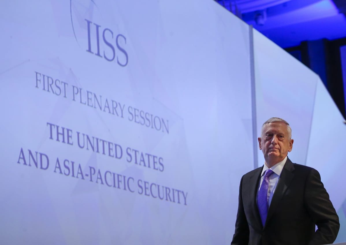 Yhdysvaltain puolustusministeri James Mattis puhui turvallisuuspolitiikkaa käsittelevässä tilaisuudessa Singaporessa 3.6.2017.