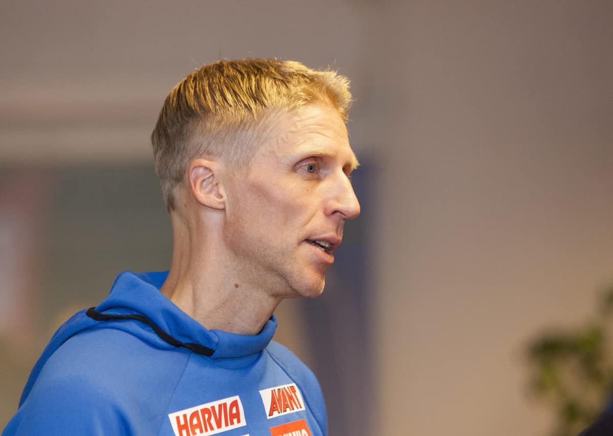 Jonne Kähkönen painottaa valmennuksessaan keskustelunkulttuuria.
