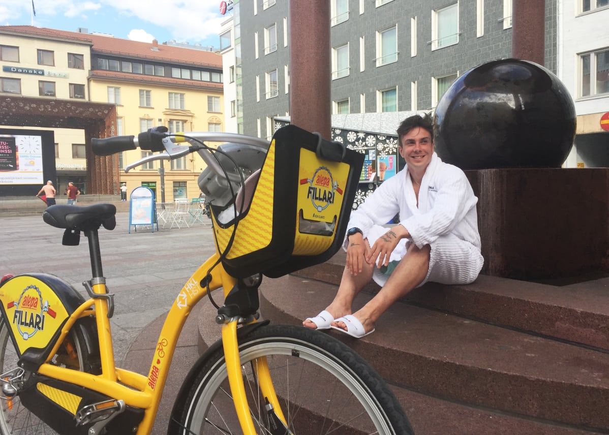 Oulussa Xavier Hilden pääsi rentoutumaan kunnolla paikallisen hotellin lahjoitettua hänelle yöpymisen.