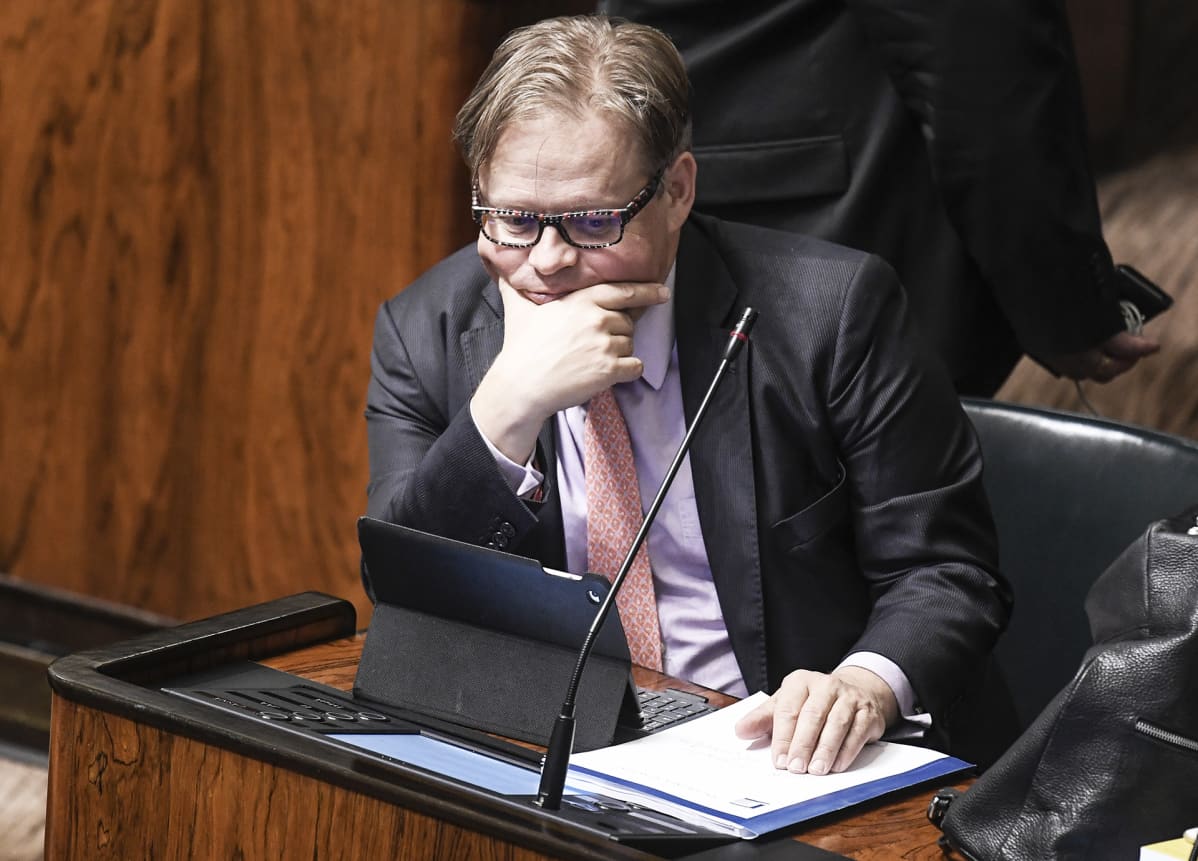 Juhana Vartiainen eduskunnan täysistunnossa lokakuussa 2018.