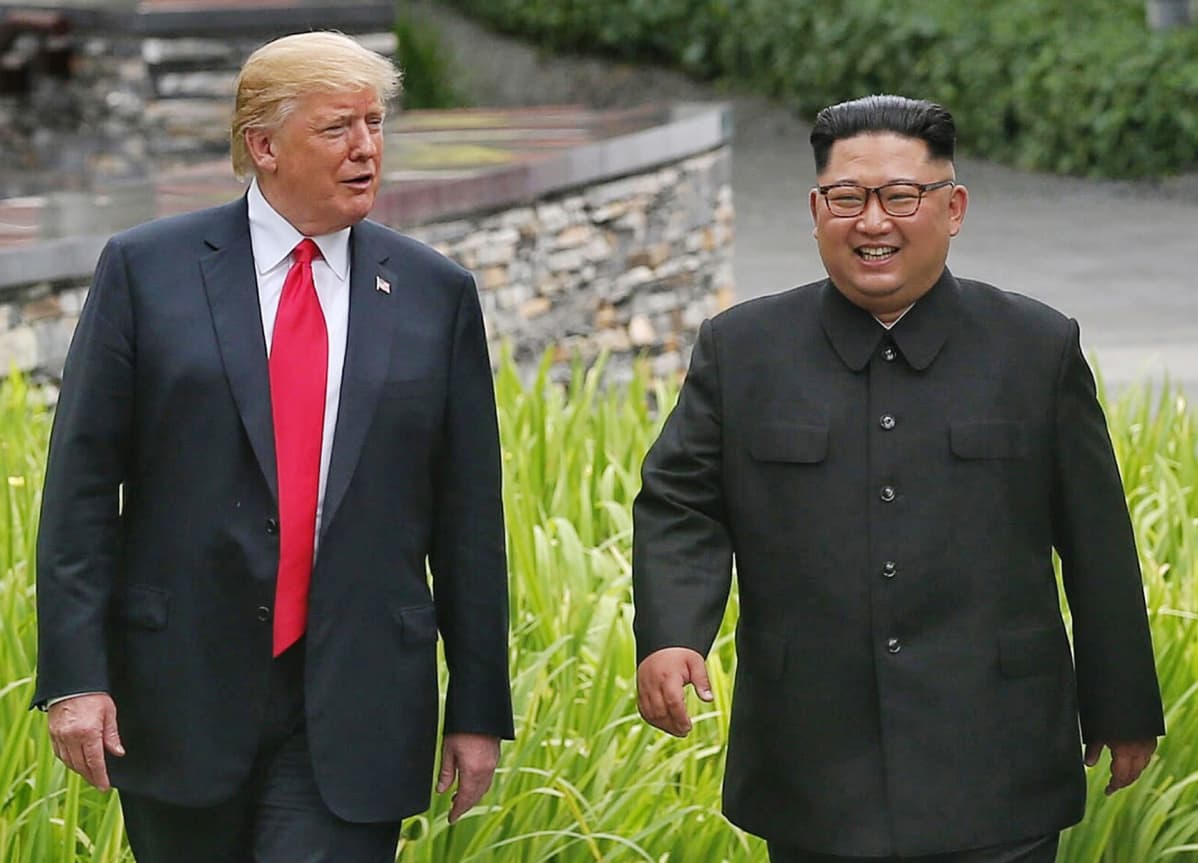 Donald Trump ja Kim Jong-un Sentosan saarella Singaporessa.