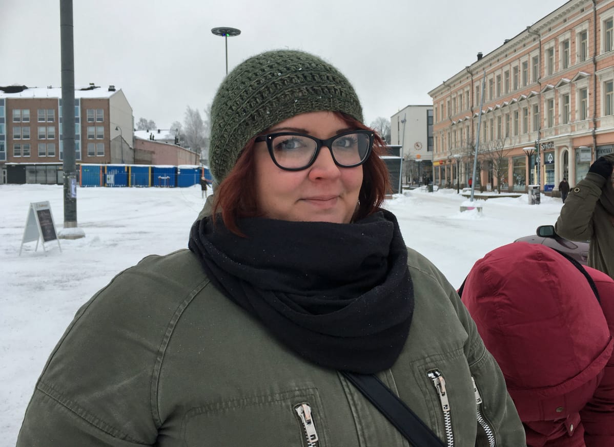 Jenna Tiikkainen Kotkan torilla