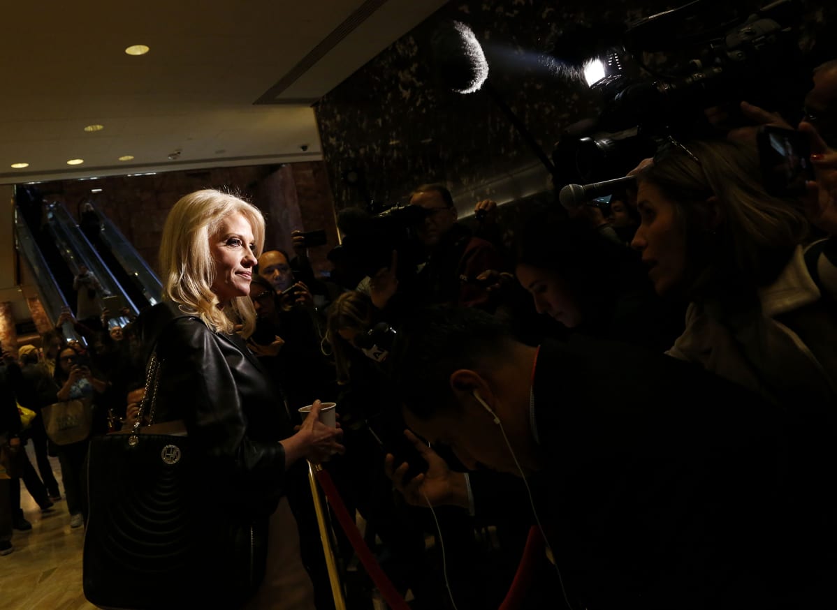Kellyanne Conway puhui lehdistölle Trump Towerissa 21. marraskuuta 2016.