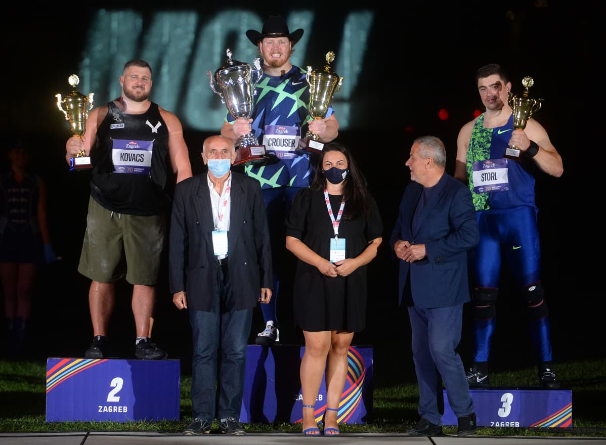 Ryan Crouser (korkeimalla korokkeella), Joe Kovacs (vas.) ja David Storl (oik.) olivat kolme parasta työntäjää Zagrebissa järjestetyssä kuulakisassa syyskuussa. Crouserin voittotulos oli 22,74.