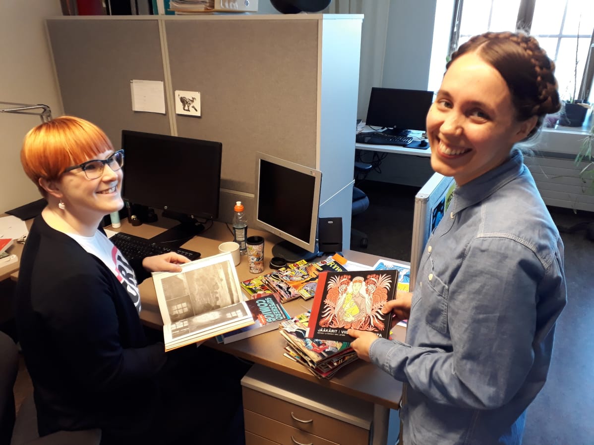Tohtorikoulutettavat Laura Antola ja Anna Vuorinne.