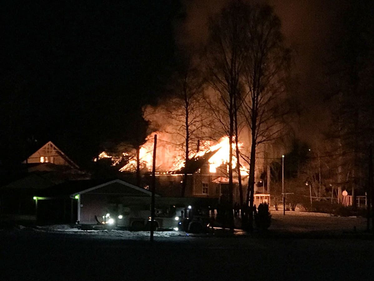 Lusin koulu Heinolassa tuhoutui tulipalossa.