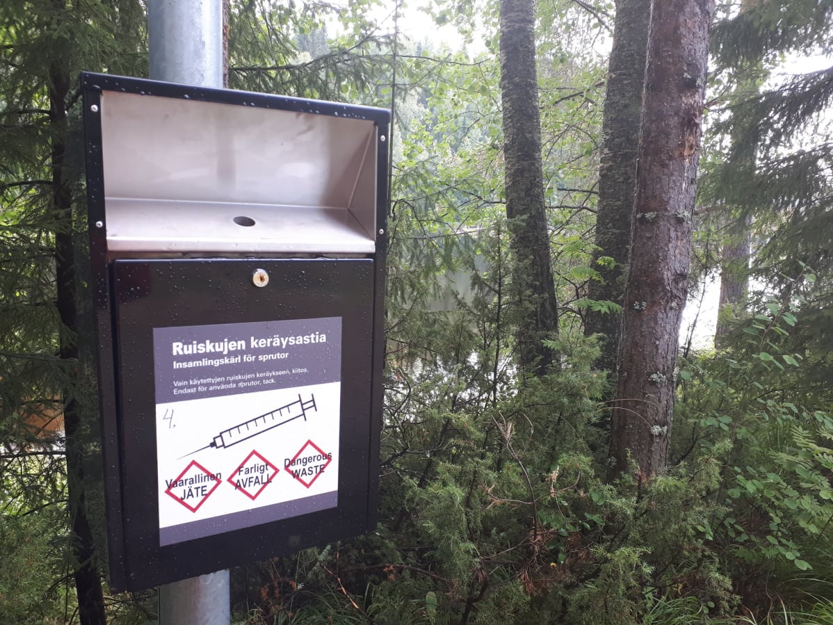 Huumeruisku, keräysastia, neularoskis, neula, ruisku
