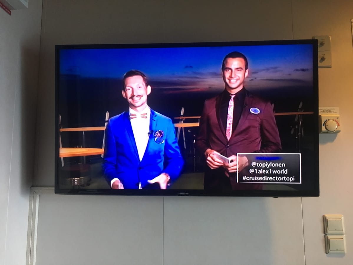 Topi ja Alex juontavat aamu-tv:tä.