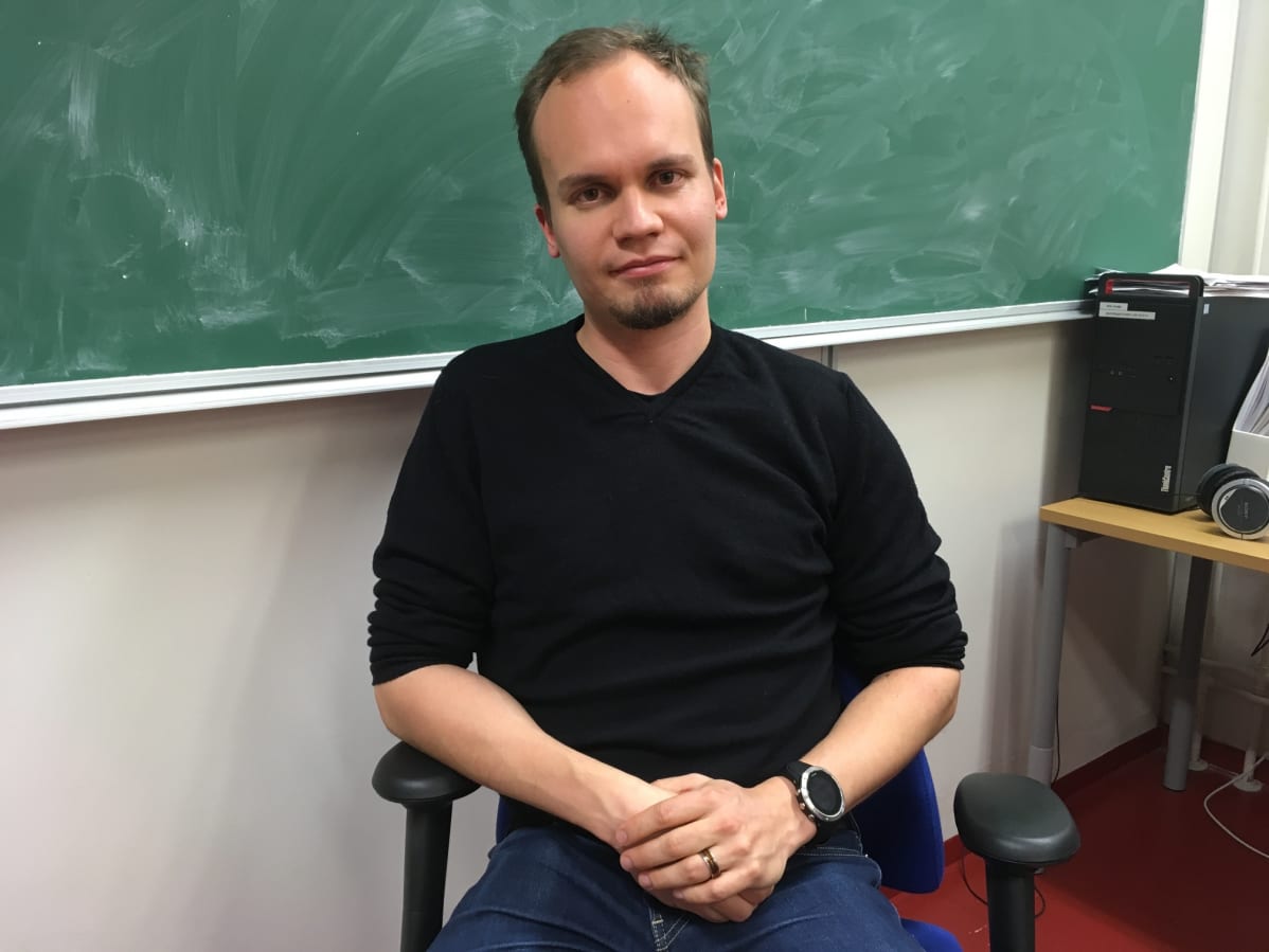 Väitöskirjatutkija Juha Tiihonen Tampereen teknillisellä yliopistolla
