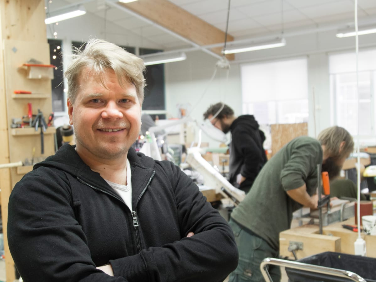 Tero Siromaa, soitinrakennuksen opettaja Ikaalisissa