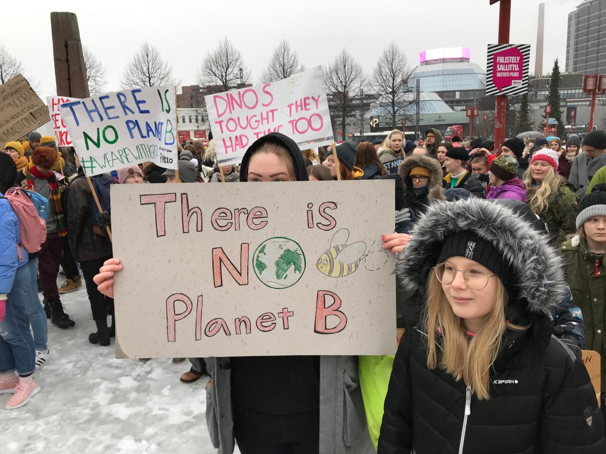 Tampereen mielenilmaus kokoontui Sorin aukiolle ja jatkaa siitä Keskustorille.
