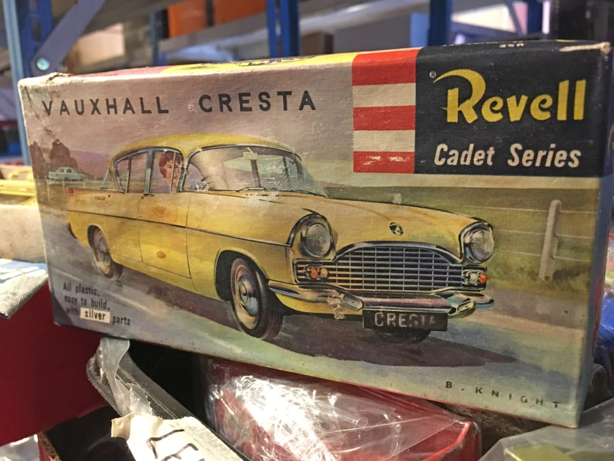 Leluauto paketissa.