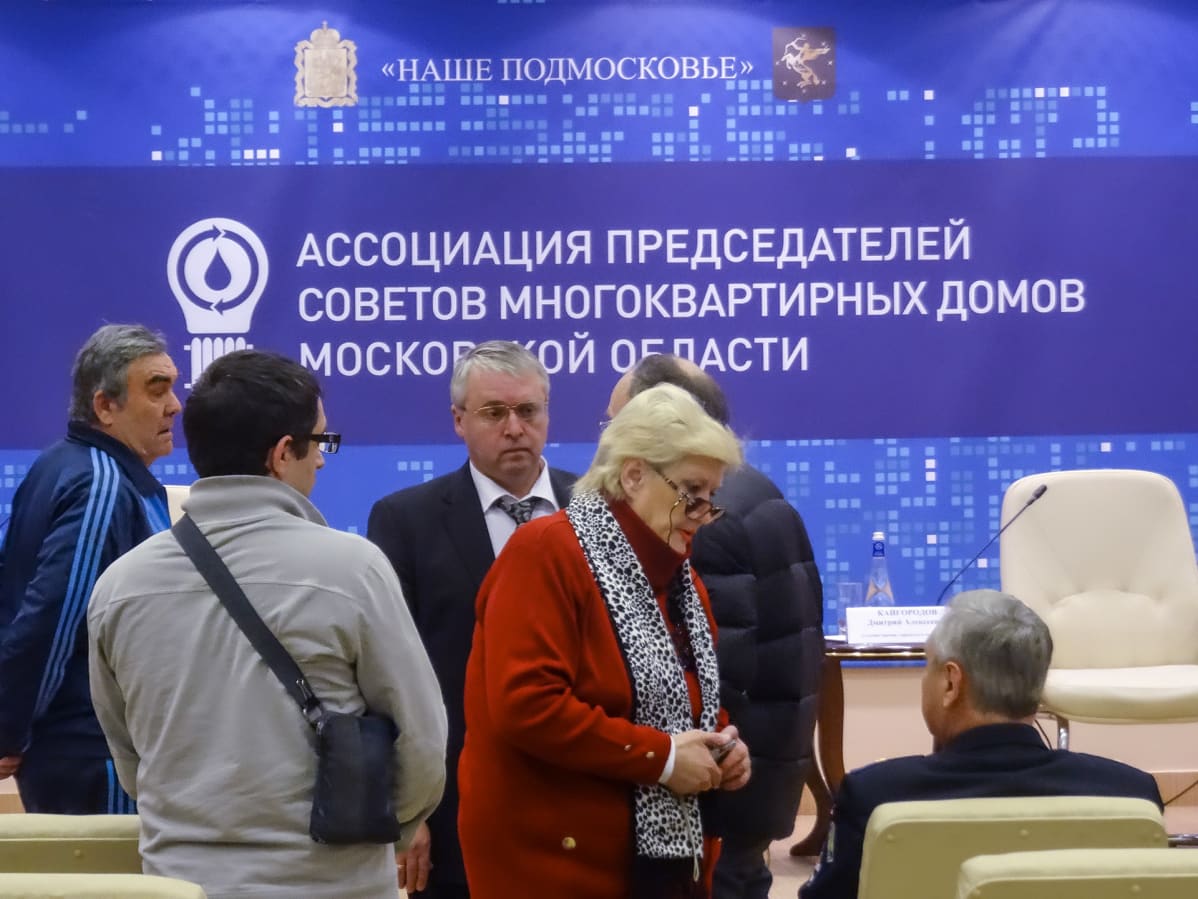 Keskustelutilaisuudessa talohuollosta Olga Tortšenskaja jakoi neuvoja muille.