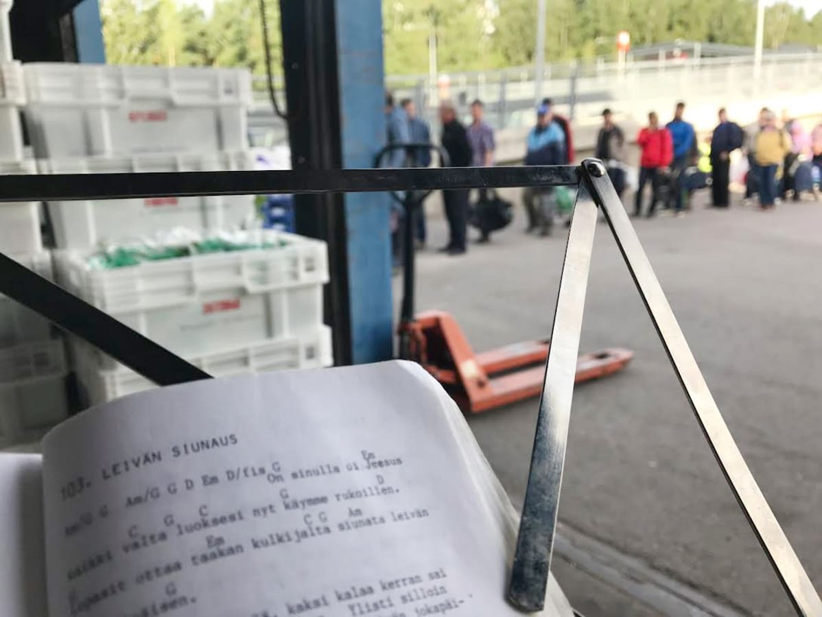 Leipäjono Myllypurossa.
