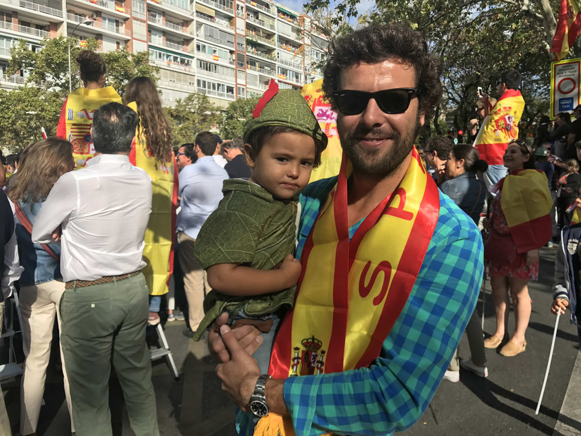 Javier Fernandez kertoi tulleensa katsomaan paraatia osoittaakseen Espanjan yhtenäisyyttä.