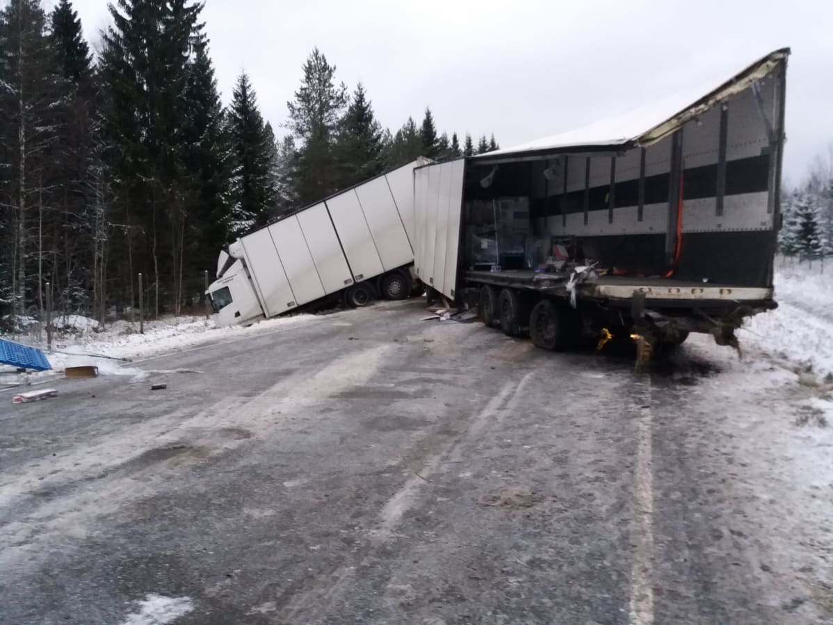 Rekan revennyt perävaunu.