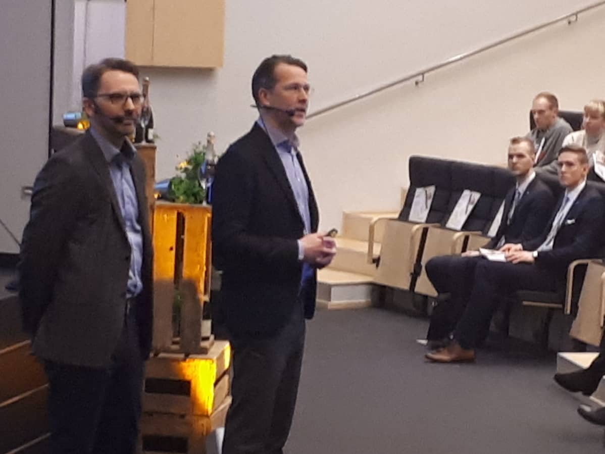 Altian talousjohtaja Matti Piri ja toimitusjohtaja Pekka Tennilä