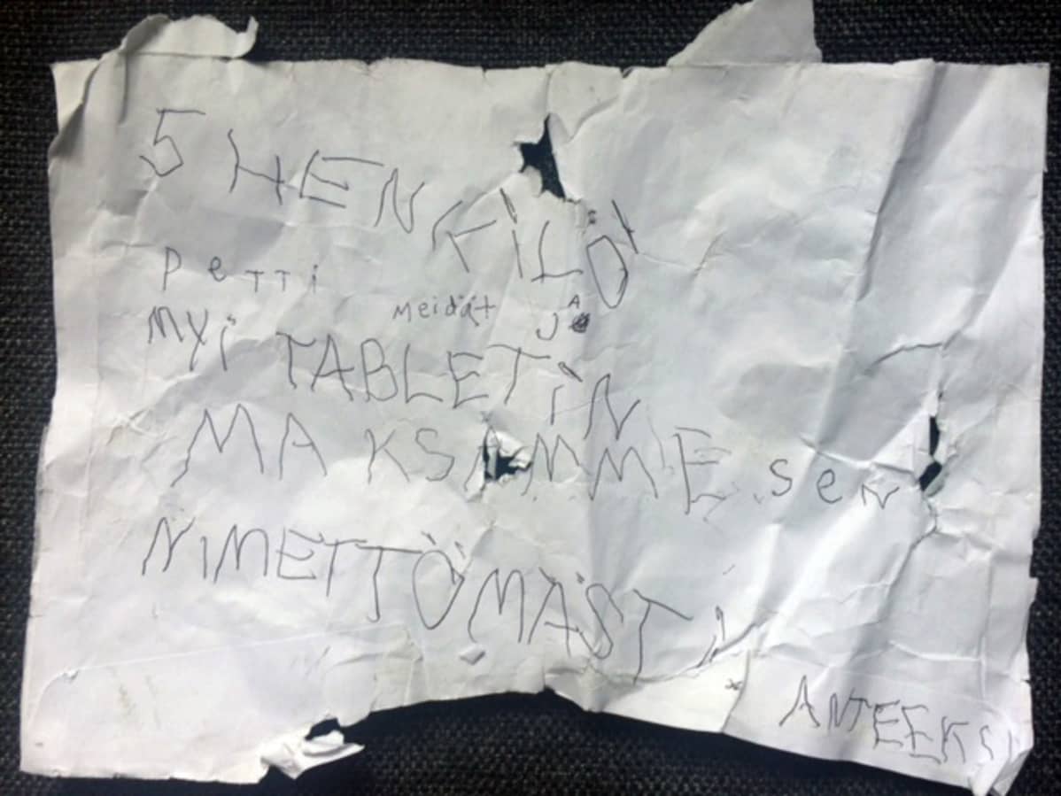 Anteeksipyyntö paperilapulla