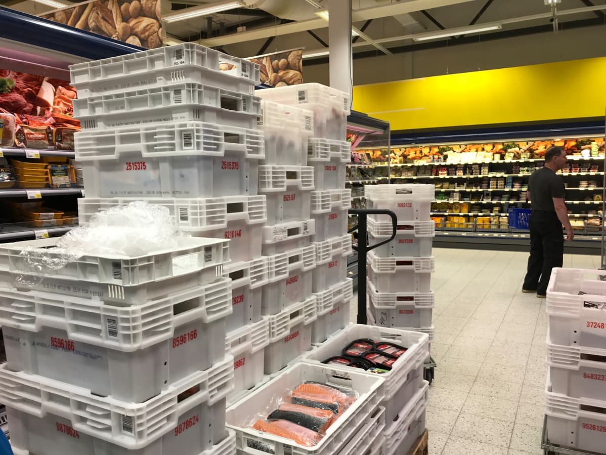 Maaseutumarkettien hyllyjä on täytetty ennätystahtiin