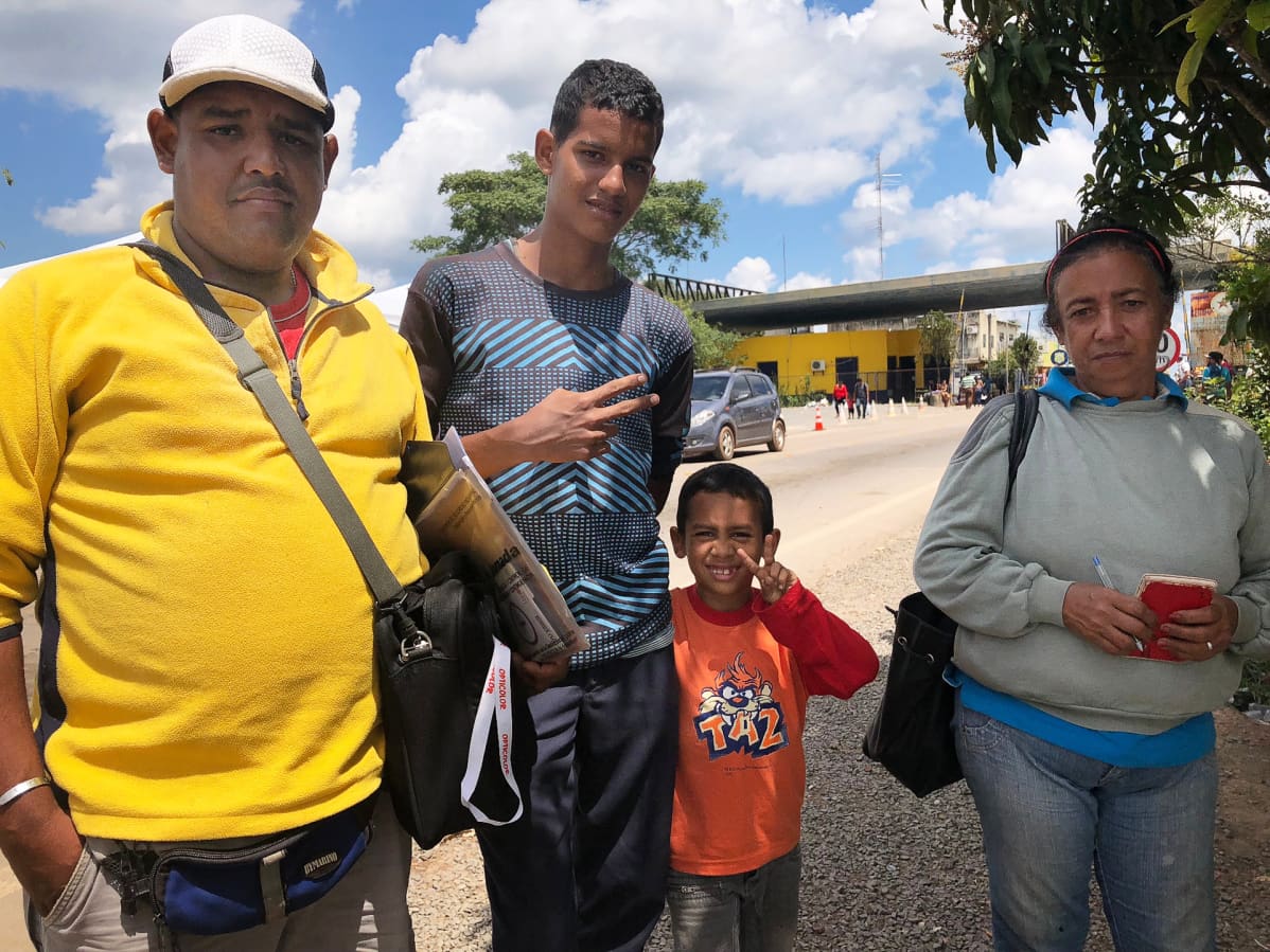 Abraham Precilla ja Alida García sukulaisineen pyrkivät Venezuelan rajalta Sao Paoloon aloittamaan uutta elämäänsä.