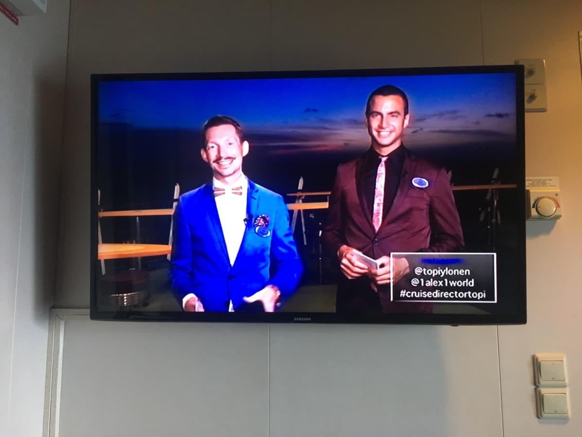 Topi ja Alex juontavat aamu-tv:tä.