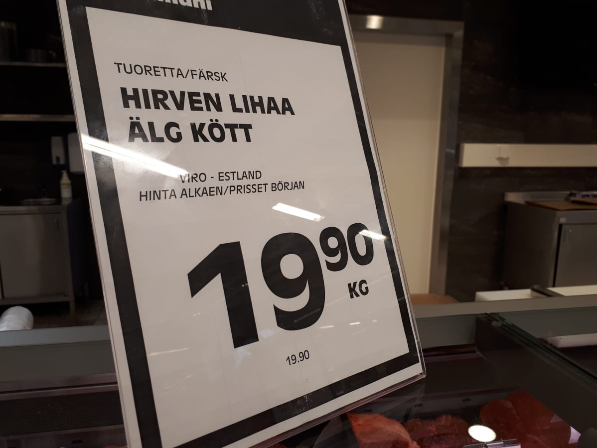 Hirvenlihaa myynnissä Vaasan Minimanin palvelutiskissä.