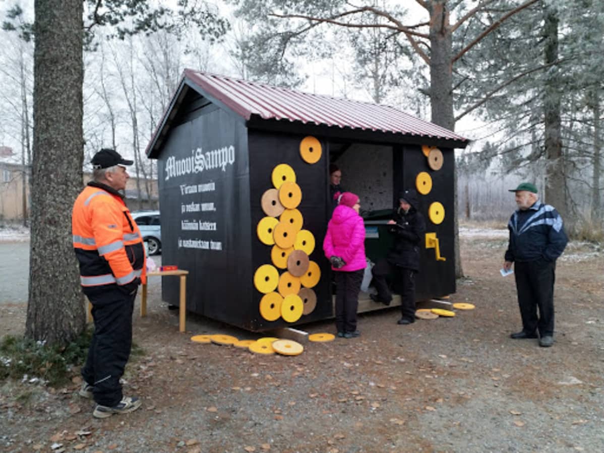 MuoviSampo-pisteelle voi tuoda kotitalouden muovijätettä kierrätettäväksi.
