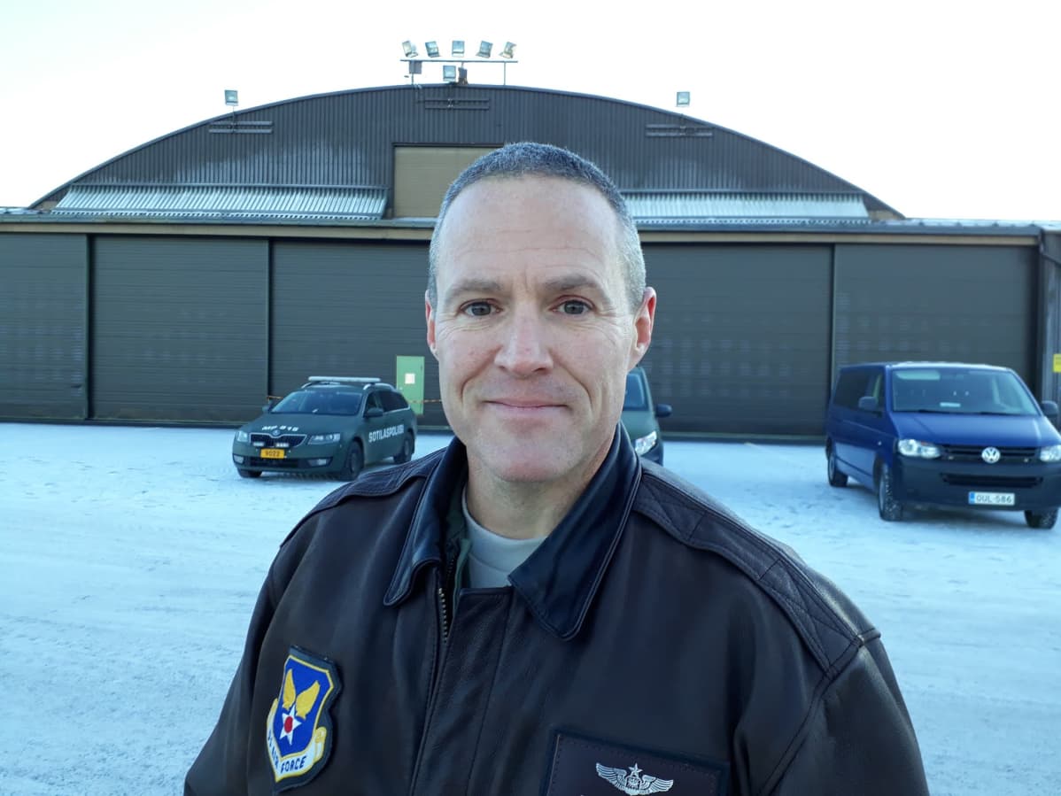 eversti Brian Montgomery Yhdysvaltain ilmavoimista