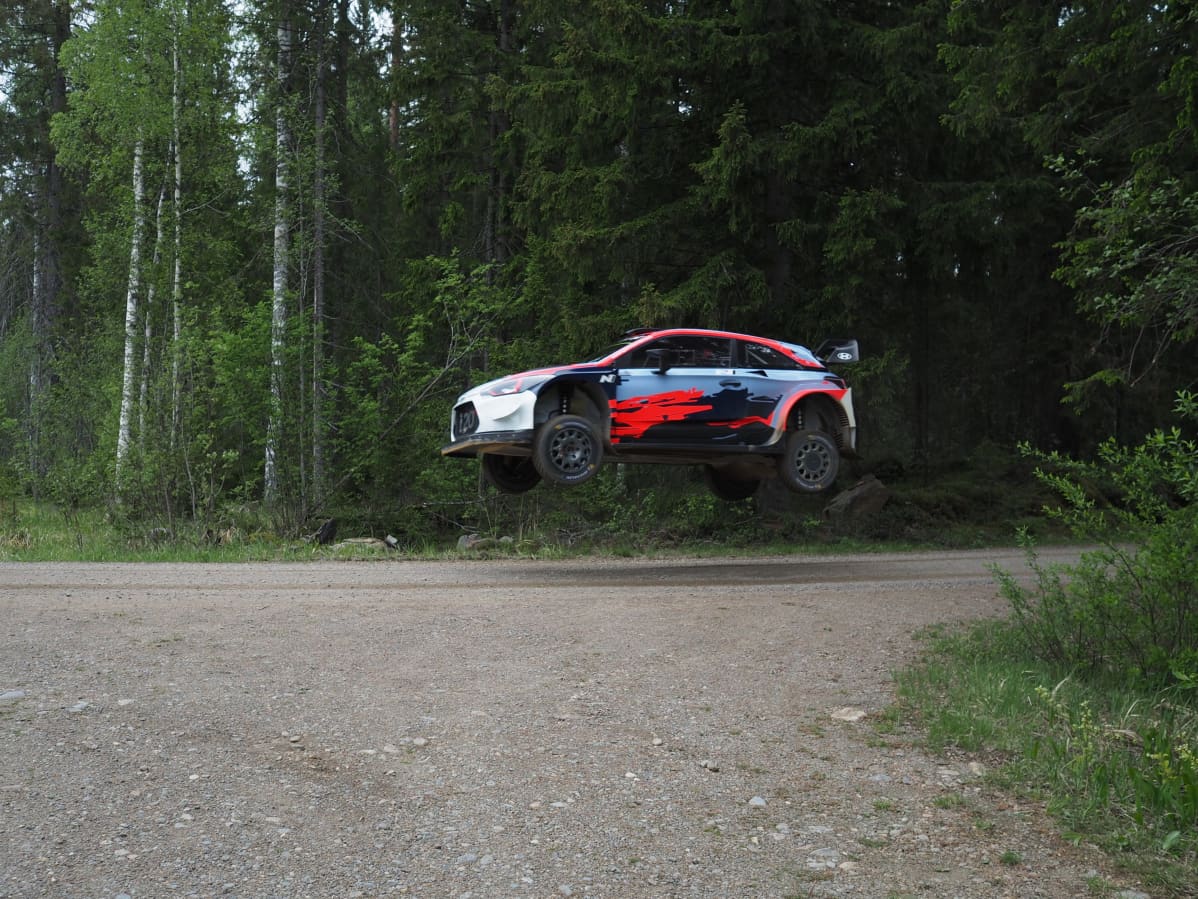 Rallikuski Jari Huttunen vauhdissa