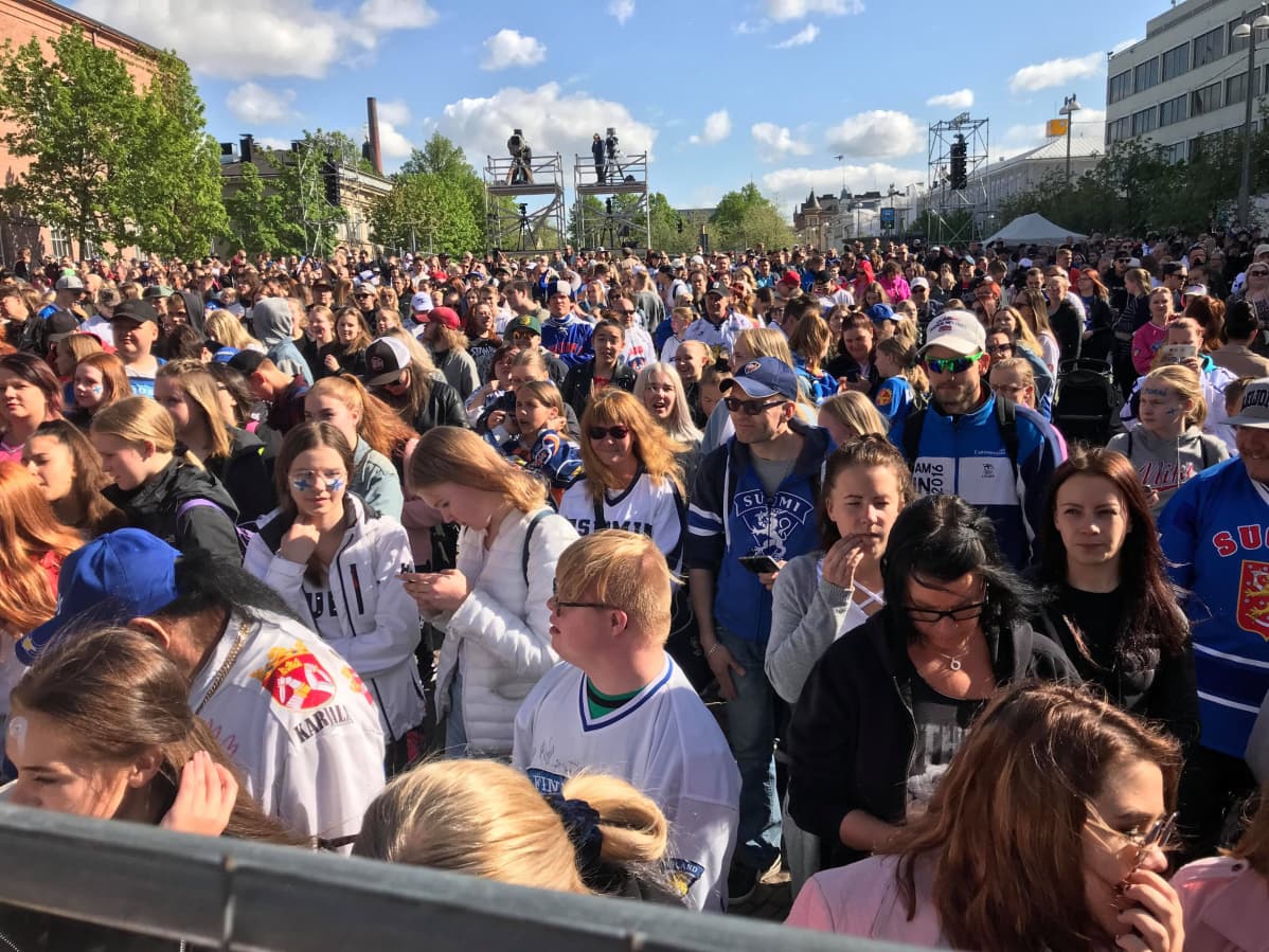 Tori alkaa täyttyä