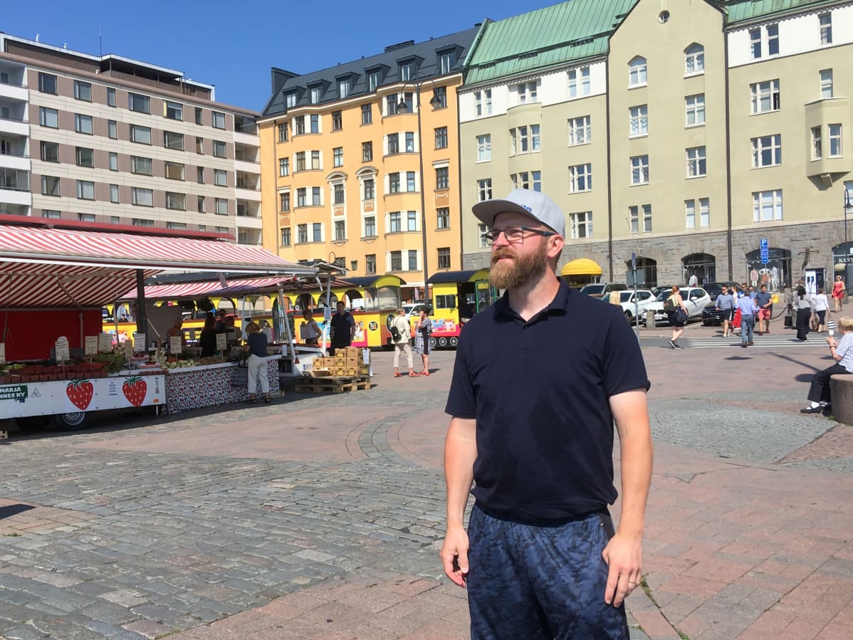 Markus Vuorenmaa ihastelee väljää Laukontoria