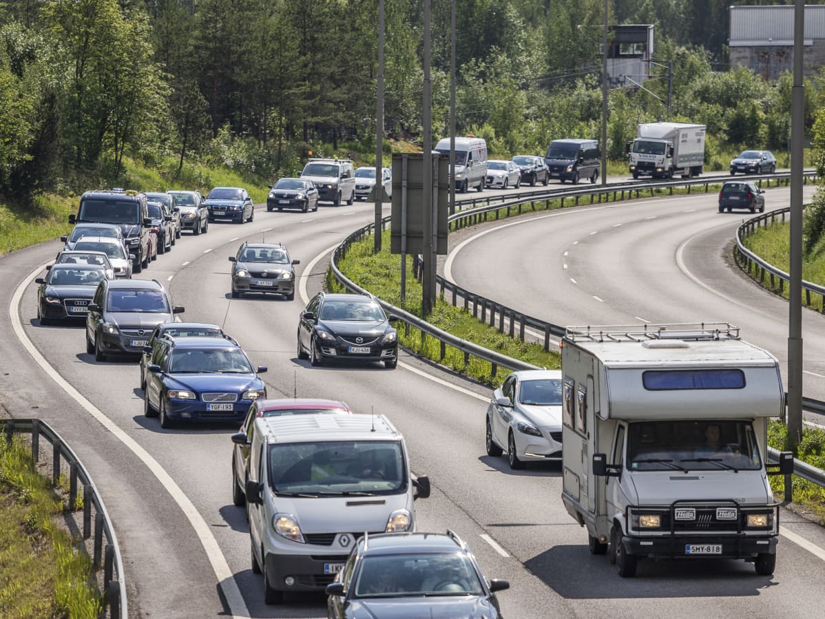 Juhannusruuhkaa Jyväskylässä.