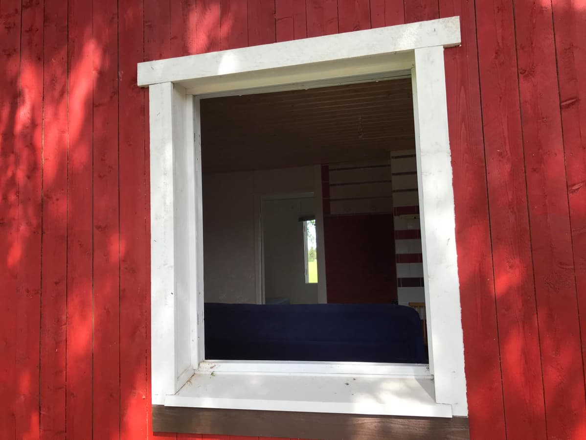 Esko Huhdan mökki siirretään