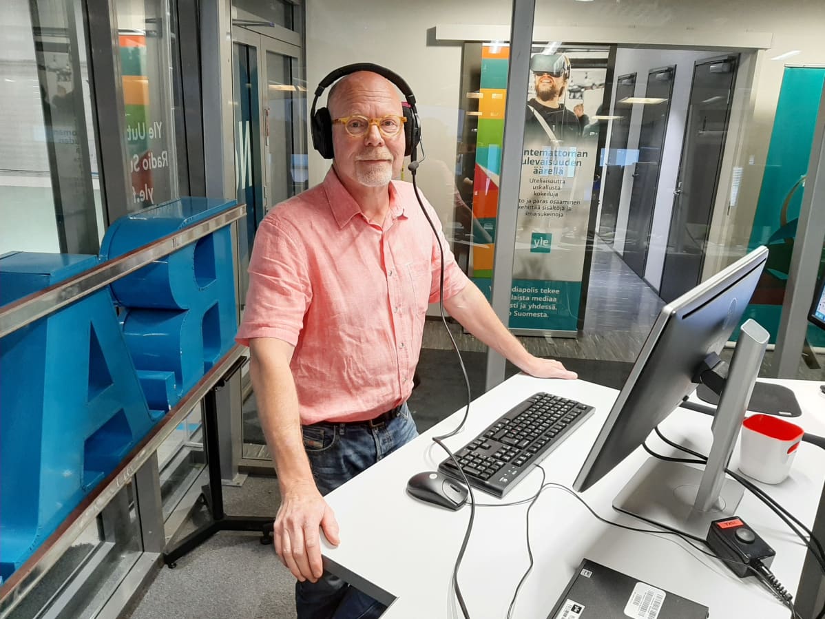 Tampereen aamun studiovieras Aki Jauro Pirkanmaan oikeusaputoimistosta