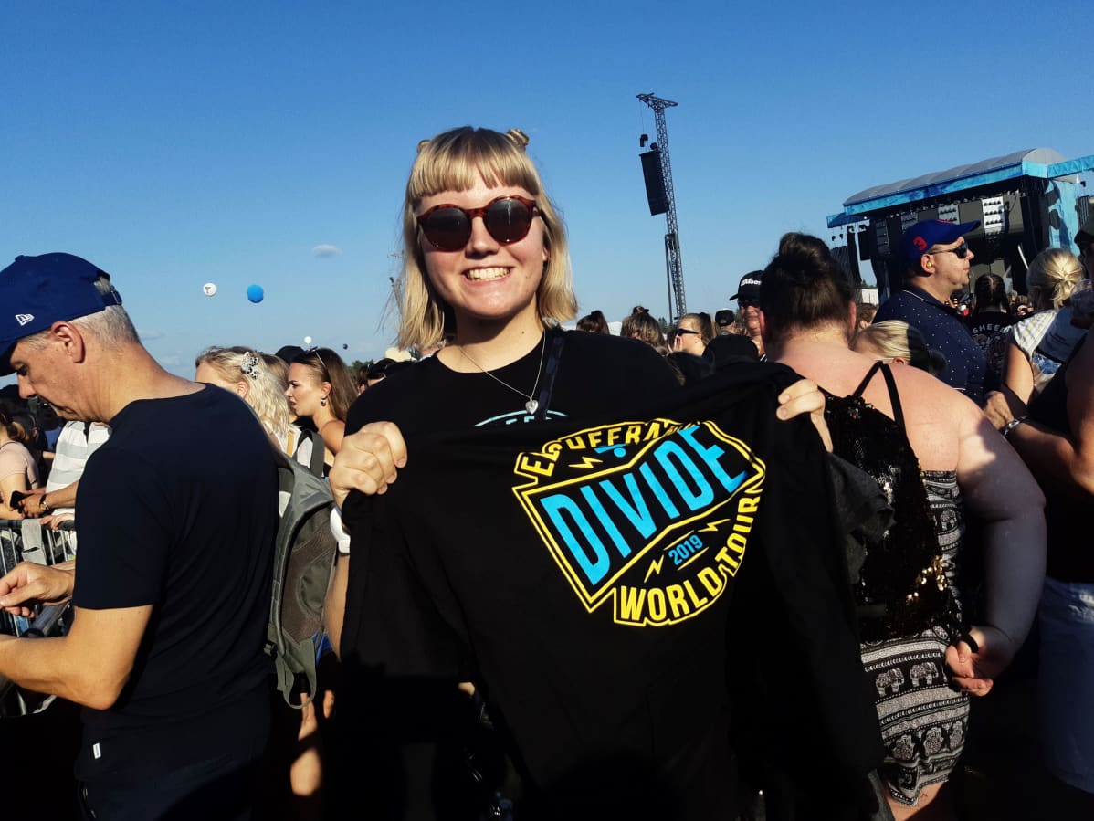 Fani Ed Sheeranin keikalle