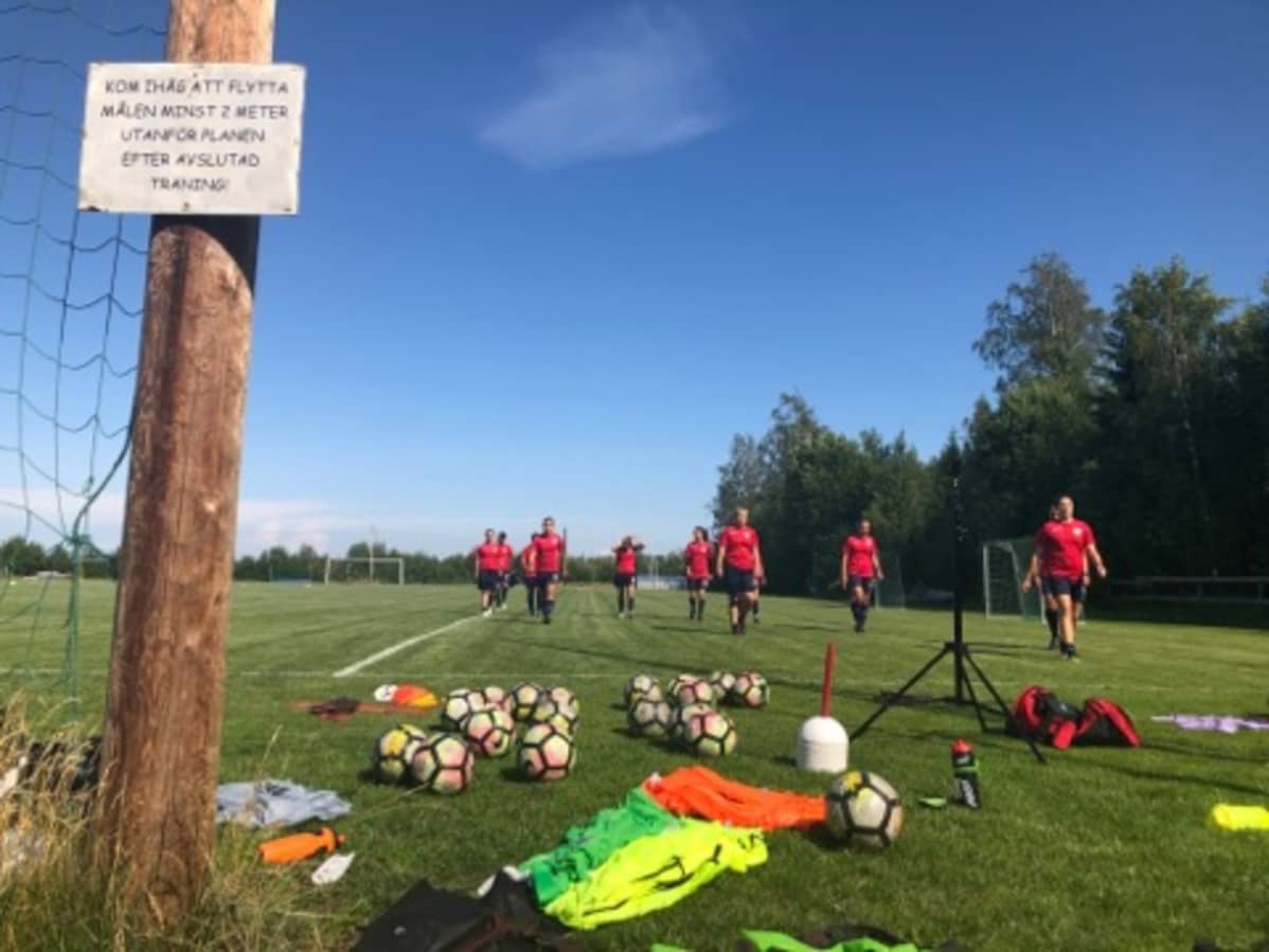 Åland United harjoittelee Hammarvallenissa, noin 20 minuutin päässä Maarianhaminan keskustasta.