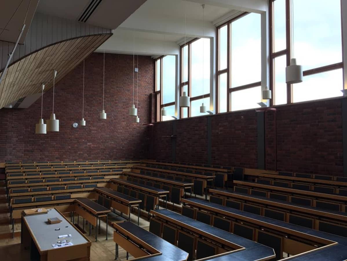 Jyväskylän yliopiston päärakennus